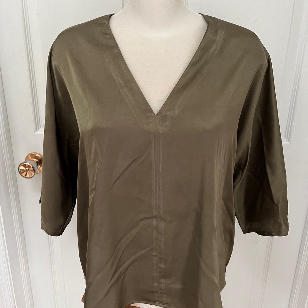 Banana Republic Olive V-Neck Women's Top size large
